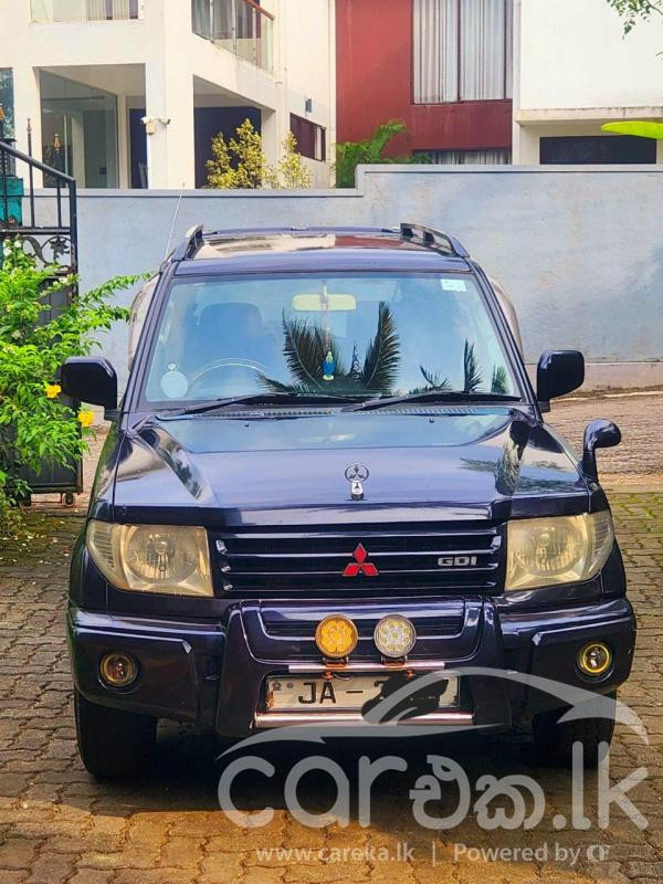 MITSUBISHI PAJERO 2000