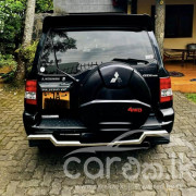 MITSUBISHI PAJERO 2000
