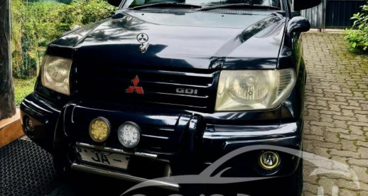 MITSUBISHI PAJERO 2000