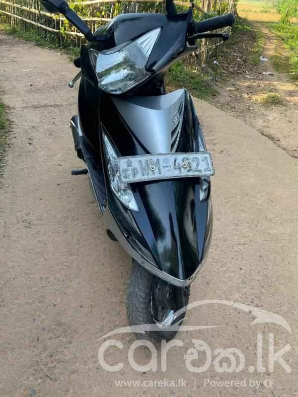 TVS SCOOTY STREAK 2011