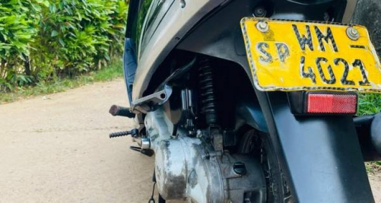 TVS SCOOTY STREAK 2011