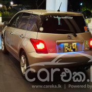 TOYOTA IST 2004