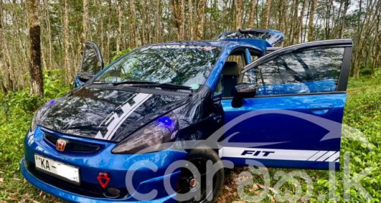 HONDA FIT GD1 2002