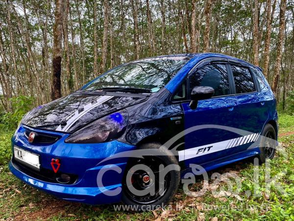 HONDA FIT GD1 2002