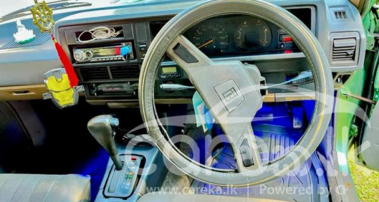 TOYOTA COROLLA DX WAGON KE72 1985