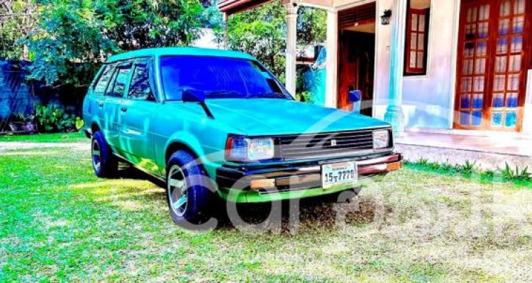 TOYOTA COROLLA DX WAGON KE72 1985