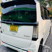 HONDA N-BOX 2016