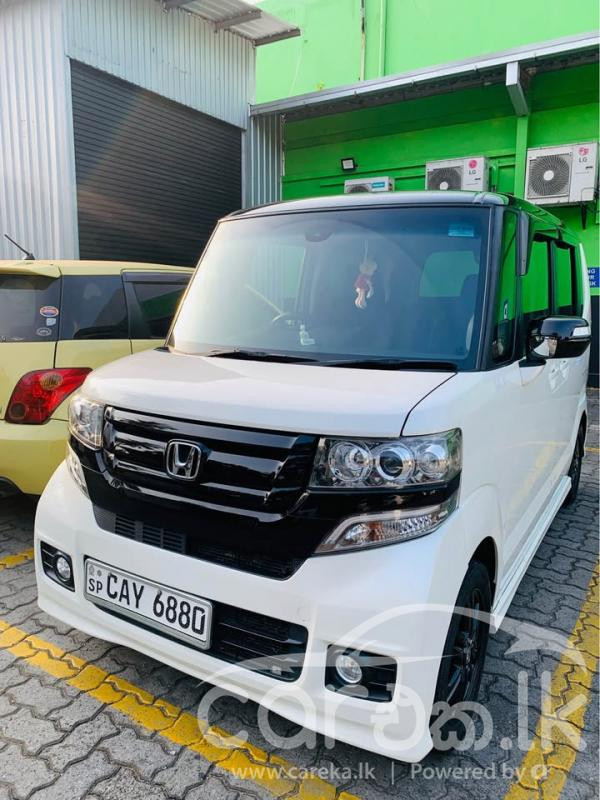HONDA N-BOX 2016