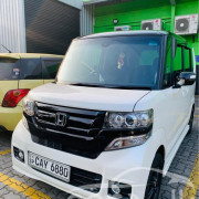 HONDA N-BOX 2016