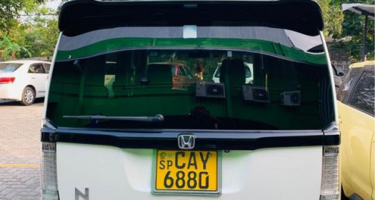 HONDA N-BOX 2016