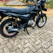 BAJAJ PLATINA 2017