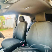 TOYOTA VITZ 2010