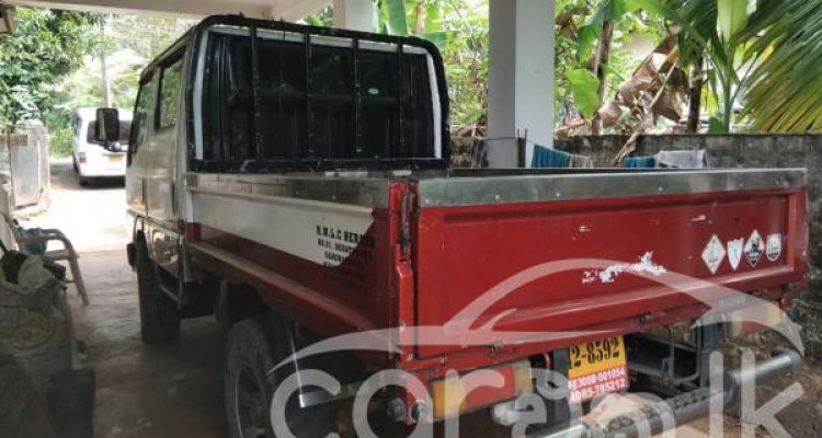 MITSUBISHI CANTER CREW CAB 1986