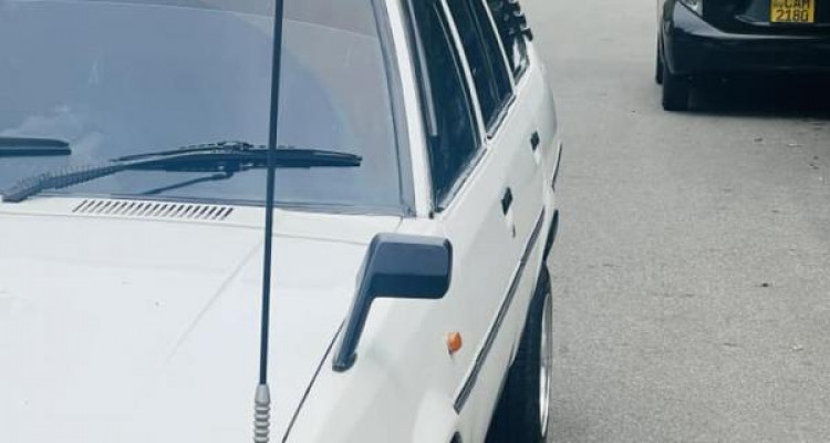 TOYOTA COROLLA DX WAGON 1984