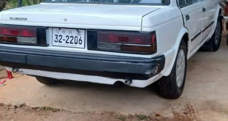 NISSAN BLUEBIRD 1988