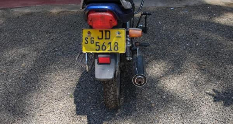 BAJAJ CALIBER 2006
