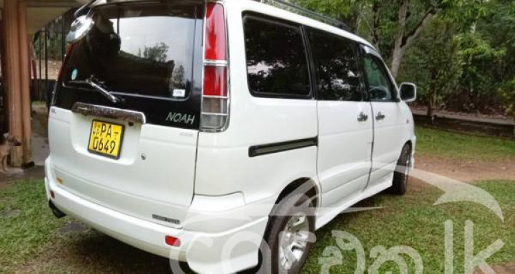 TOYOTA NOAH CR42 2000