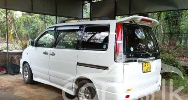 TOYOTA NOAH CR42 2000