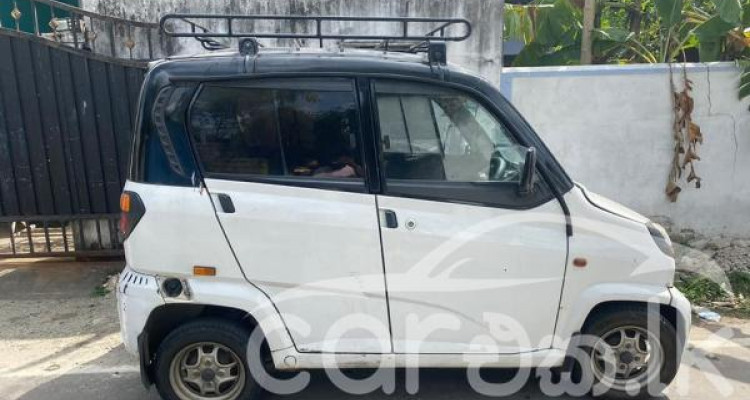 BAJAJ QUTE 2019
