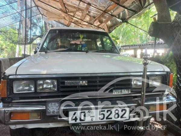 NISSAN DOUBLE CAB 1984