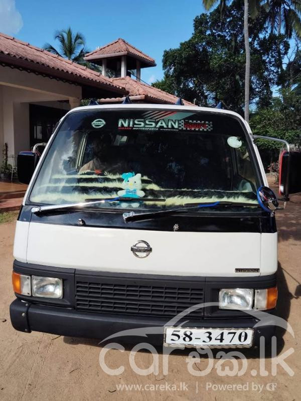 NISSAN CARAVAN 1992