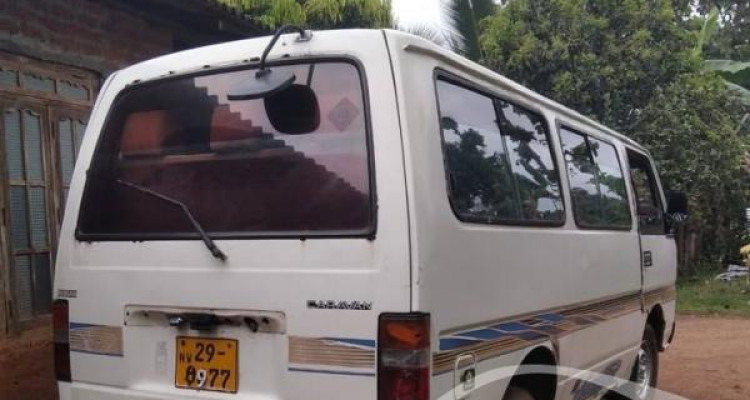 NISSAN CARAVAN 1981