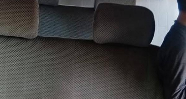 NISSAN CARAVAN 1981