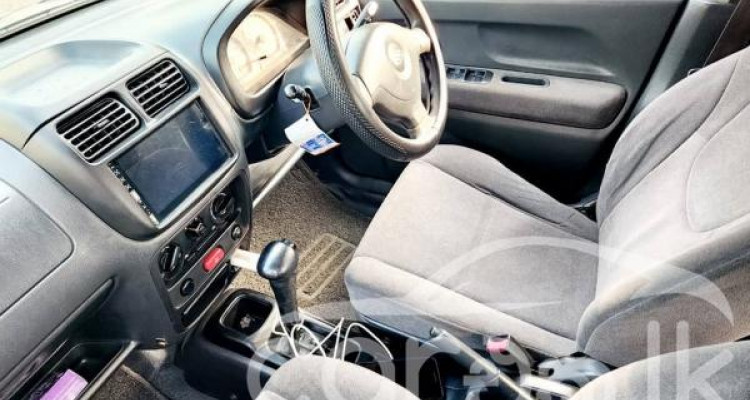SUZUKI SWIFT 2004