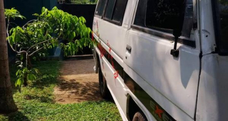 MITSUBISHI L300 1982