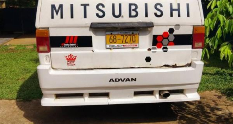 MITSUBISHI L300 1982