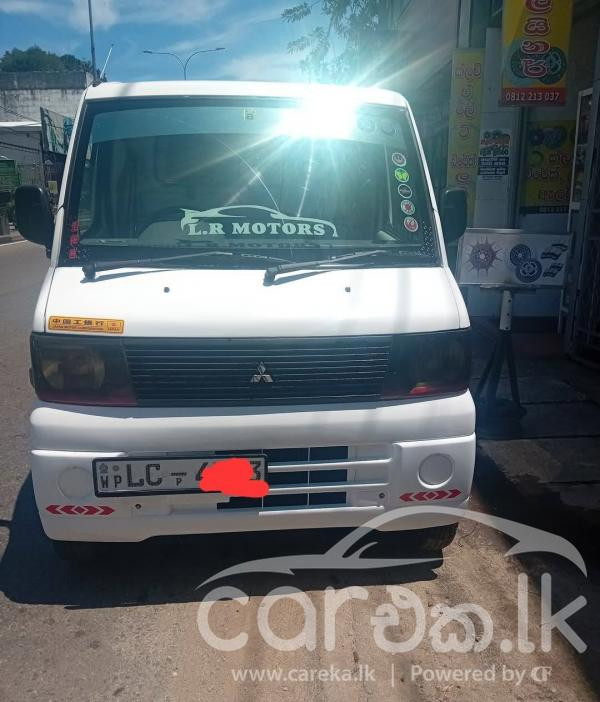 MITSUBISHI U61 2006