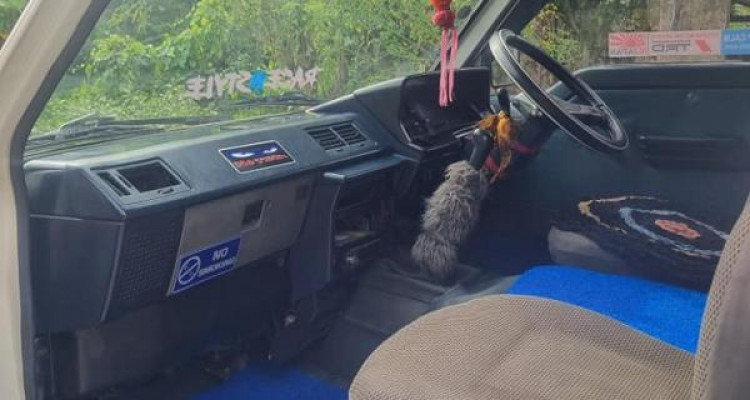 TOYOTA HIACE 1987