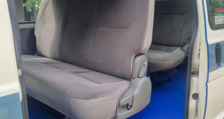 TOYOTA HIACE 1987