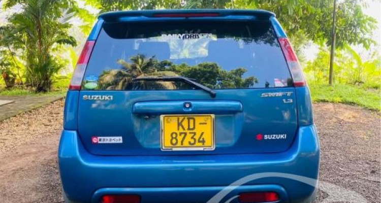 SUZUKI SWIFT 2004
