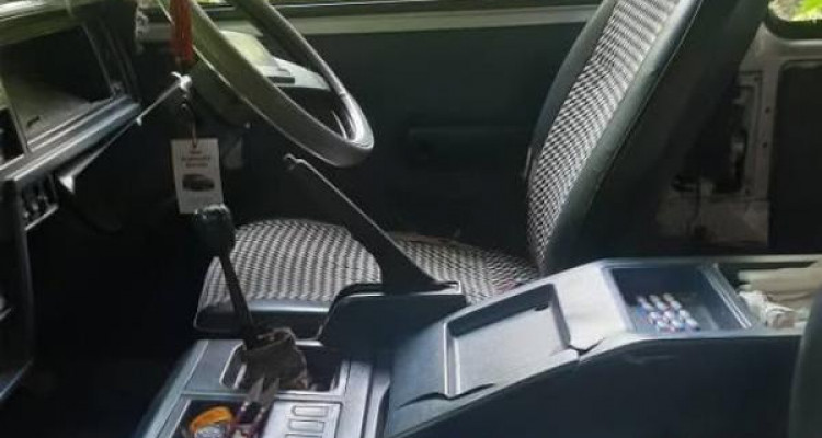 NISSAN LARGO 1996