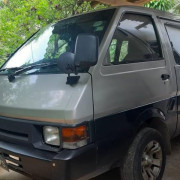 NISSAN LARGO 1996