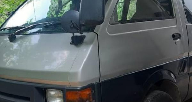 NISSAN LARGO 1996
