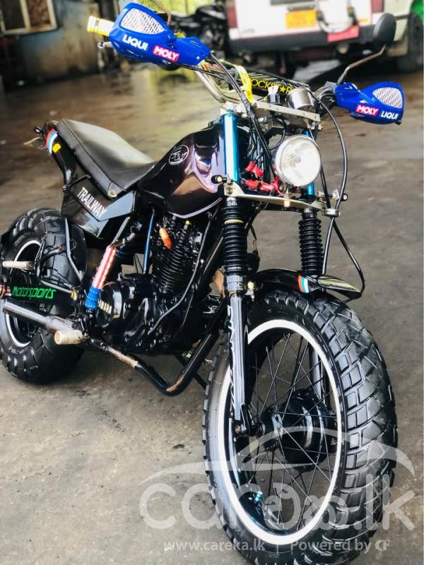 YAMAHA TW200 2015