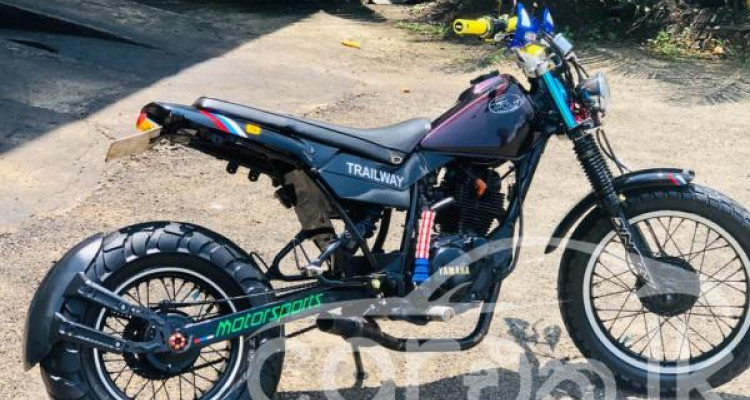 YAMAHA TW200 2015