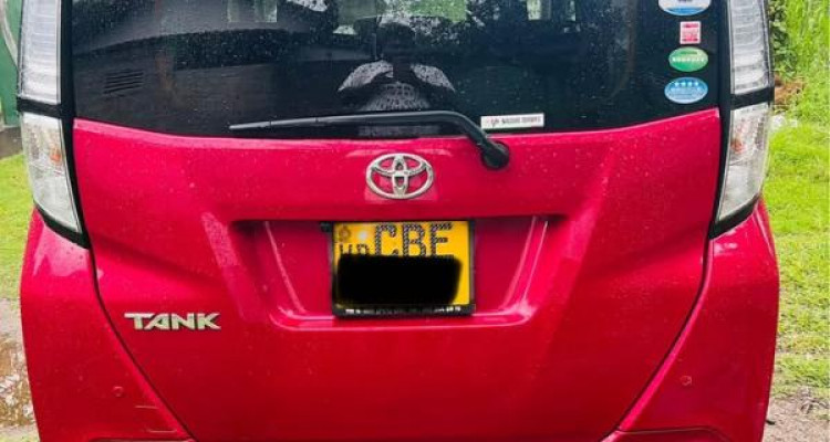 TOYOTA TANK 2017