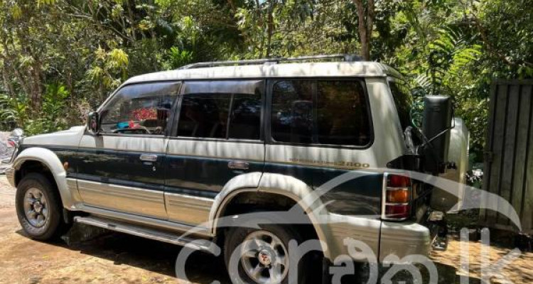 MITSUBISHI PAJERO 1994