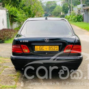 MERCEDES BENZ E200 1997