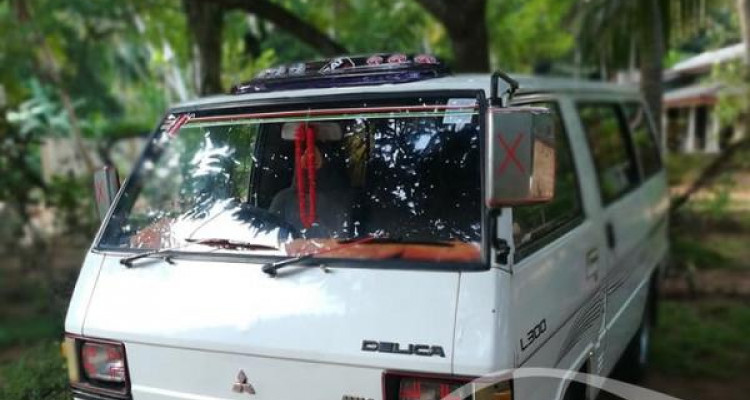 MITSUBISHI DELICA L300 1986