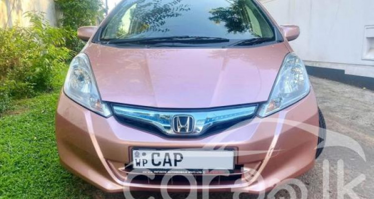 HONDA FIT GP1 2013