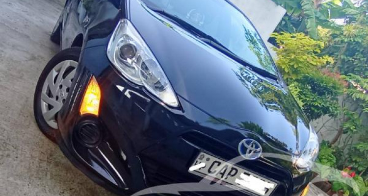 TOYOTA AQUA 2015
