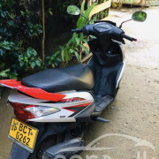 YAMAHA RAY 2016