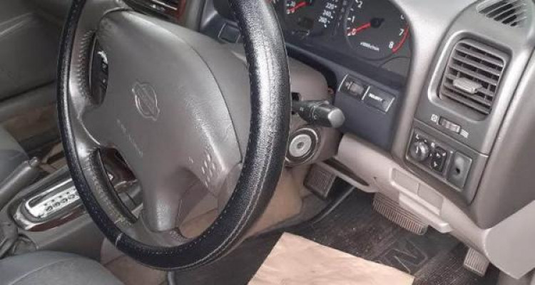 NISSAN CEFIRO 2001