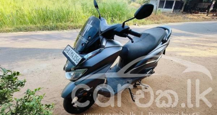SUZUKI BURGMAN 2020