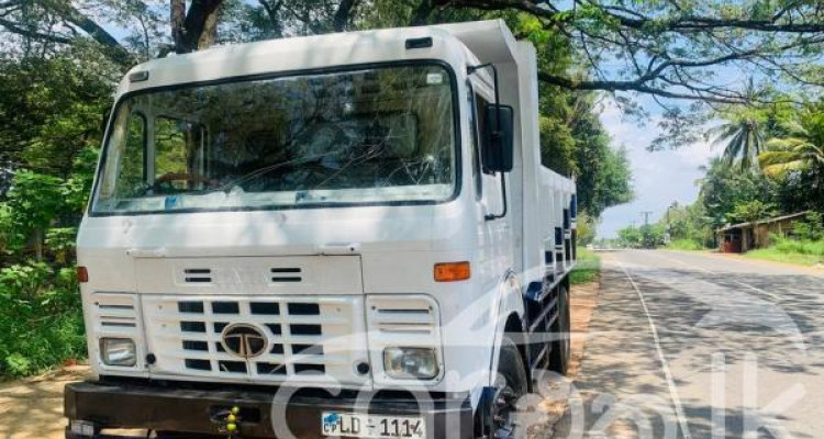 TATA TIPPER 2006
