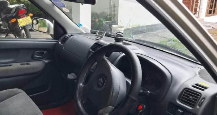 SUZUKI SWIFT 2004